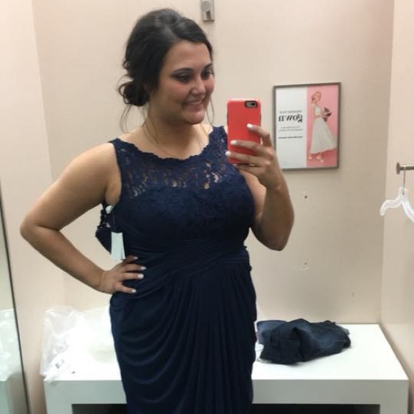Bridesmaid/Formal Dress • Size 16 - Picture 1 of 4